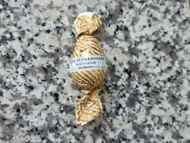 Hochgeladen von: kampioni611 Hochgeladen von: kampioni611