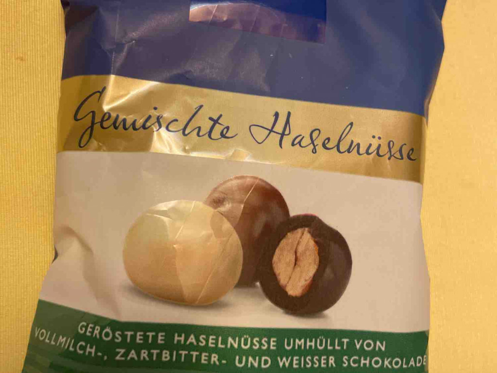 Gemischte Haselnüsse, umhüllt von Schokolade von stef161 | Hochgeladen von: stef161