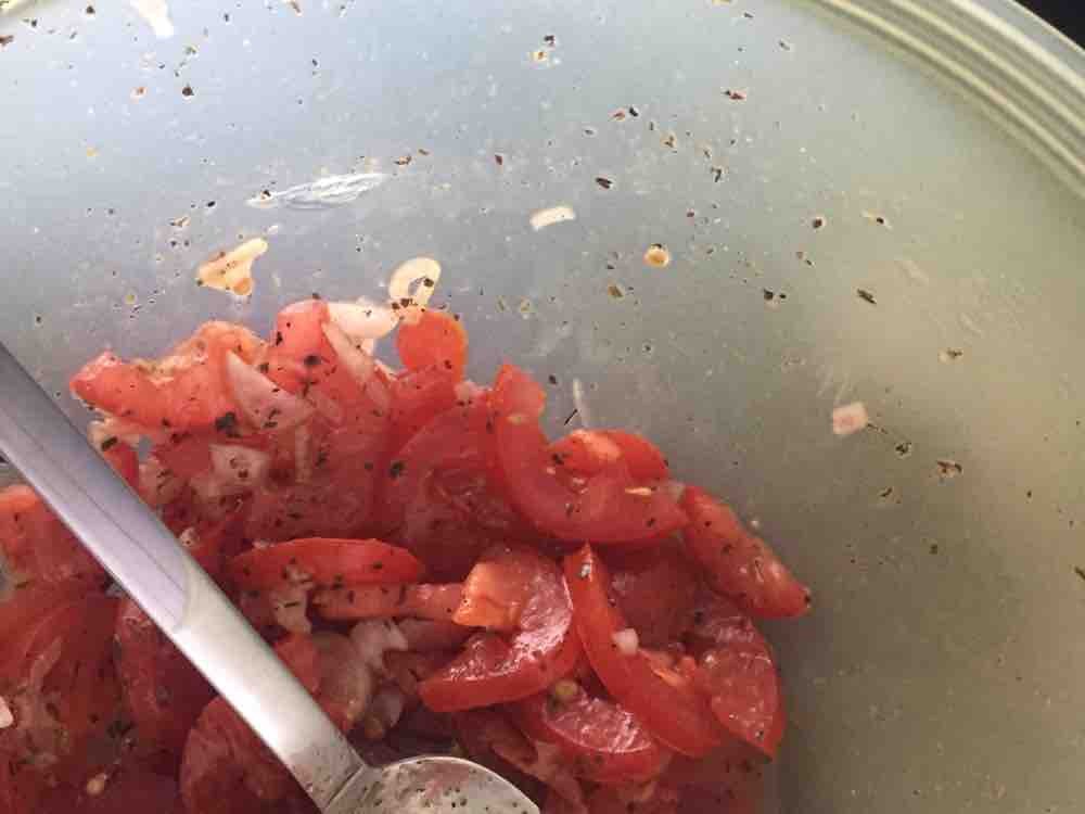 Tomaten-Salat, mit Frühlingszwiebeln von uwe.baudendistel | Hochgeladen von: uwe.baudendistel