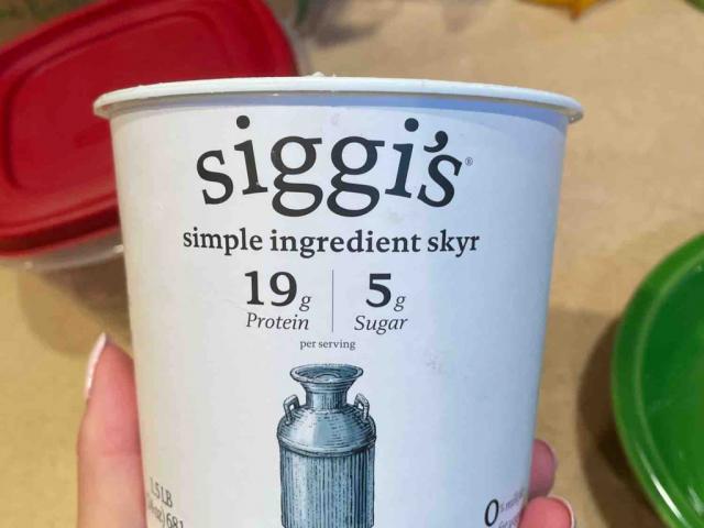 siggis simple ingredient skyr, 19g protein by larakeim | Uploaded by: larakeim