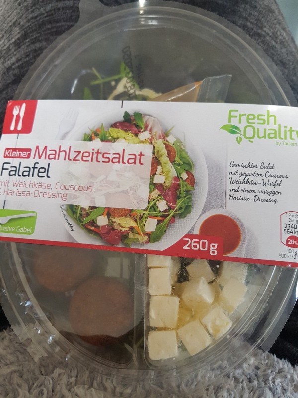Kleiner Mahlzeitsalat Falafel, mit Weichkäse  Couscous &Hari | Hochgeladen von: ellibenni