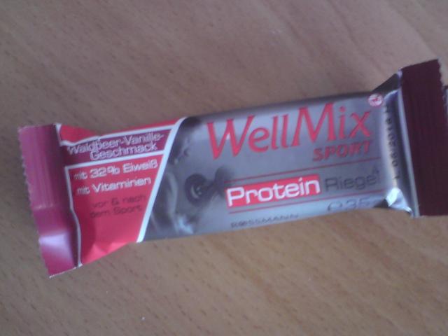 WellMix Sport Protein Riegel, Waldbeer-Vanille | Hochgeladen von: Eva Schokolade