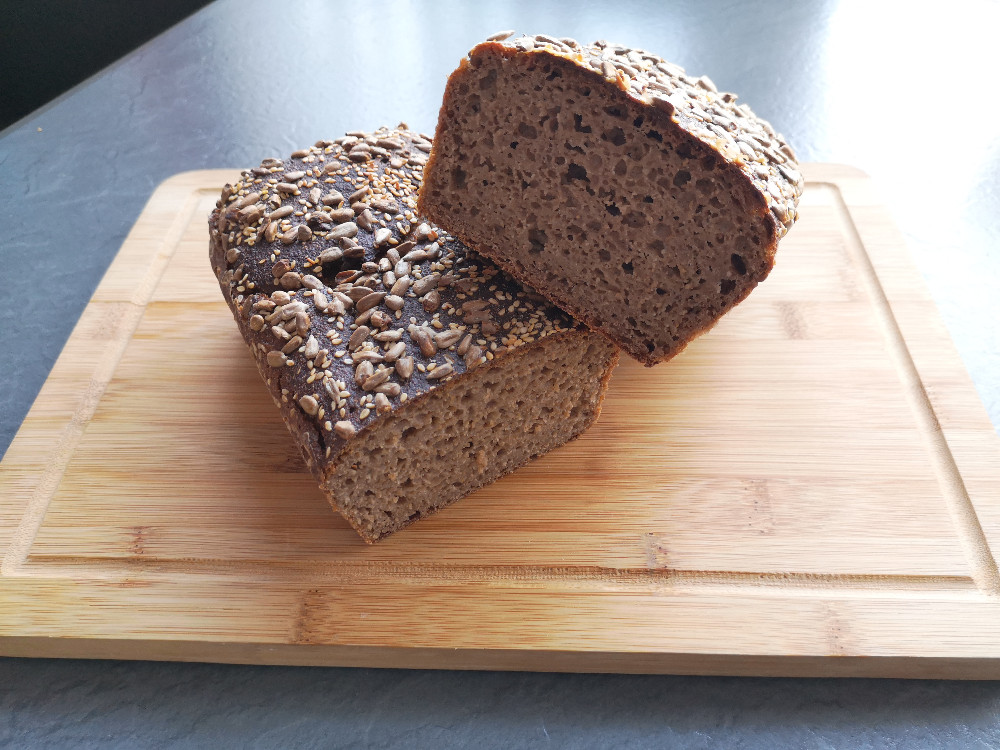 Rheinisches Schwarzbrot, Marcel Paa, 1 Scheibe ca 50 g von Onsch | Hochgeladen von: Onschela