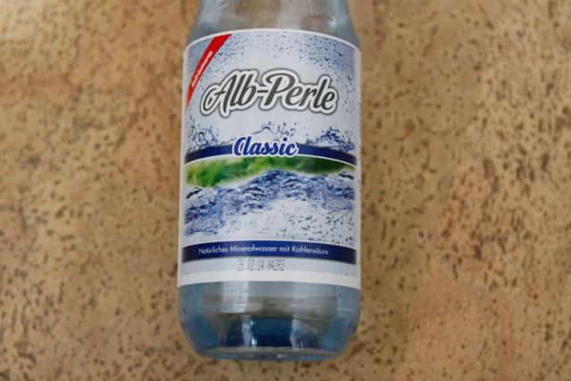 Alb Perle, Classic, natürliches Mineralwasser mit Kohlensäur | Hochgeladen von: fit63