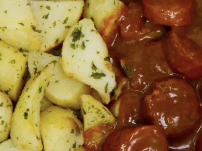 Currywurst mit Patatas Bravas von Sven4 | Hochgeladen von: Sven4