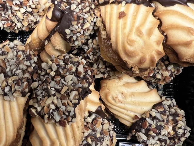 Hochgeladen von: Balkanessin Hochgeladen von: Balkanessin