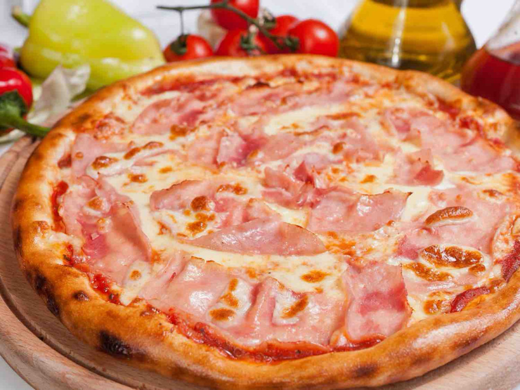 Pizza Schinken (Käse) Mozzarella von Kira2808 | Hochgeladen von: Kira2808