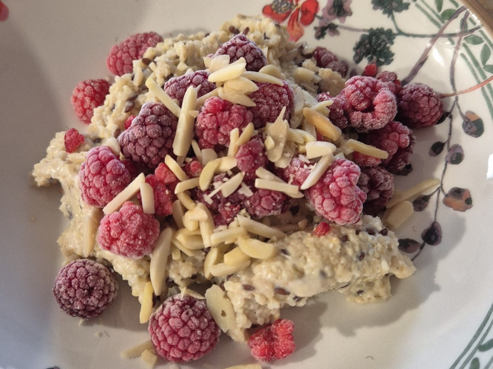 Himbeer-Vanille-Porridge mit Hirse von k.mintert | Hochgeladen von: k.mintert Himbeer-Vanille-Porridge mit Hirse von k.mintert | Hochgeladen von: k.mintert
