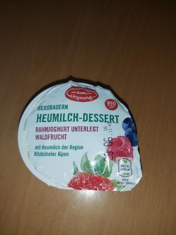 Bergbauern Heumilch-Dessert, Rahmjoghurt unterlegt mit Waldfruch | Hochgeladen von: Bergstar1989