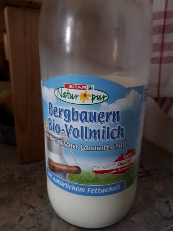 Bergbauern Bio-Vollmilch von BexxiHexxi | Hochgeladen von: BexxiHexxi