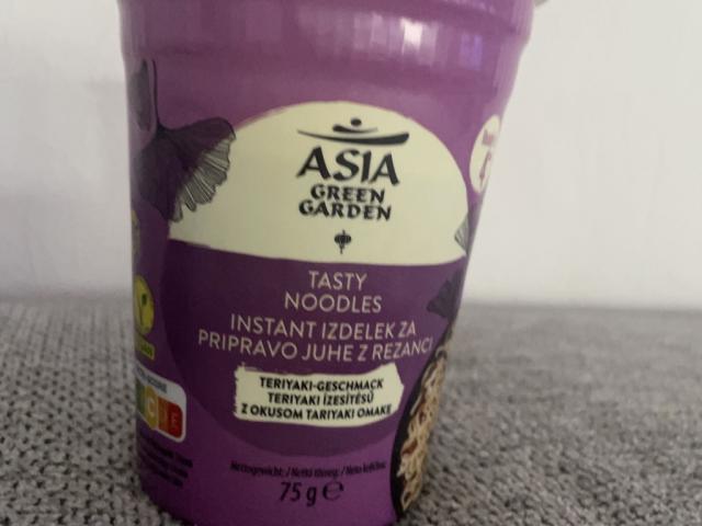 Hochgeladen von: lisaliciouz