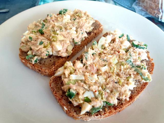 Ei-Thunfisch dipp, Mit Zwiebel von vanetta | Hochgeladen von: vanetta