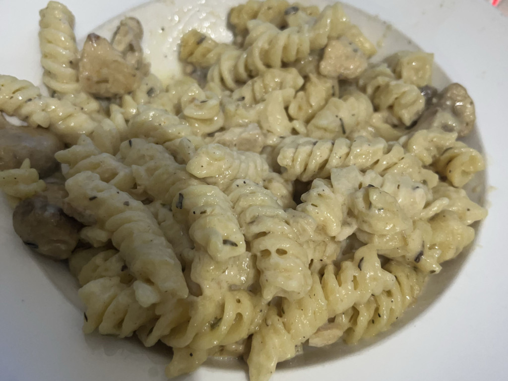 Nudeln, Hähnchen und champignons von Yarop | Hochgeladen von: Yarop Nudeln, Hähnchen und champignons von Yarop | Hochgeladen von: Yarop