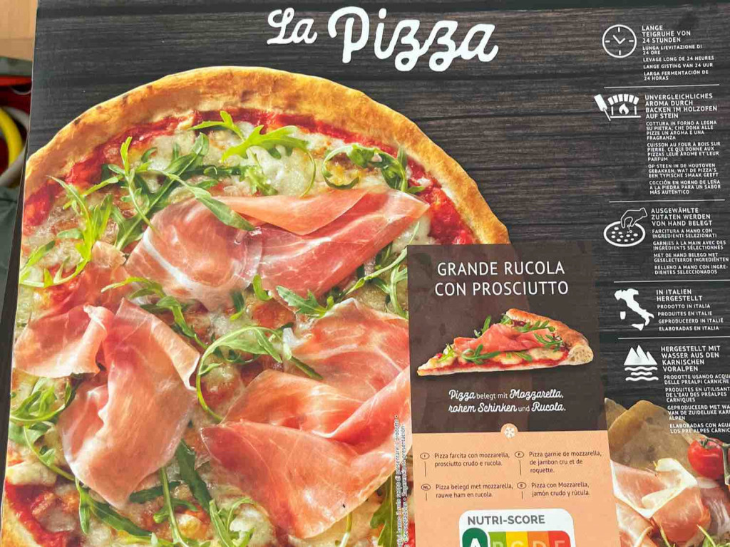 La Pizza  Grande Rucola von Prosciutto von Knoeckty | Hochgeladen von: Knoeckty