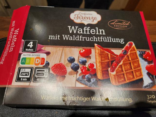 Waffeln mit Waldfruchtfüllung von RNagel | Hochgeladen von: RNagel