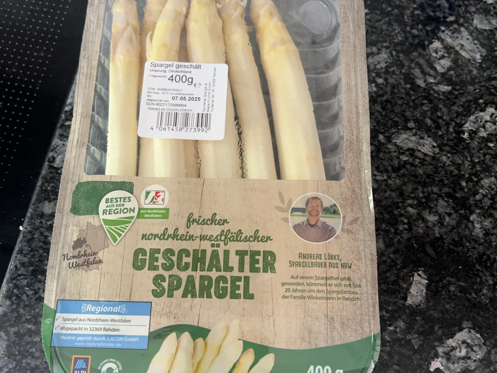 Frischer geschälter Spargel von LucaCords | Hochgeladen von: LucaCords Frischer geschälter Spargel von LucaCords | Hochgeladen von: LucaCords
