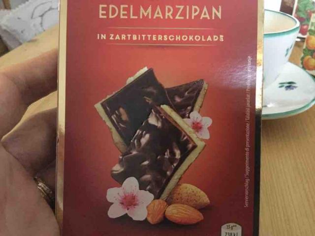 Edelmarzipan in Zartbitterschokolade von ennoho | Hochgeladen von: ennoho