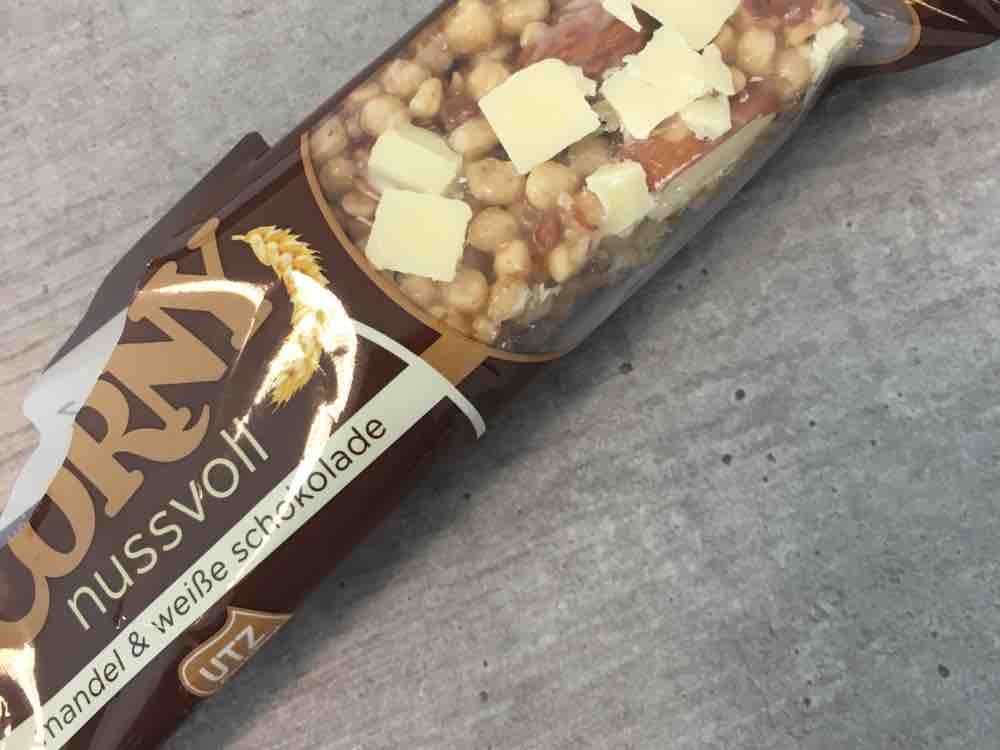 Corny nussvoll, Mandel + weiße Schokolade von almaschaffts | Hochgeladen von: almaschaffts