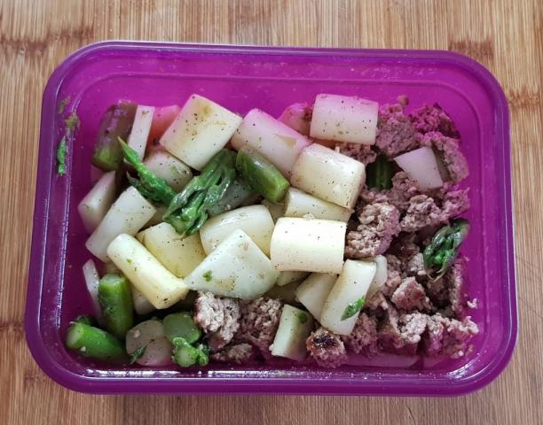 Spargel-Kohlrabi-Hackfleisch-Salat | Hochgeladen von: majka73