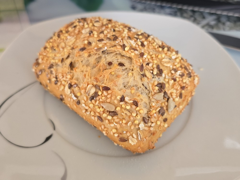 Hochgeladen von: JayJay1006 Hochgeladen von: JayJay1006
