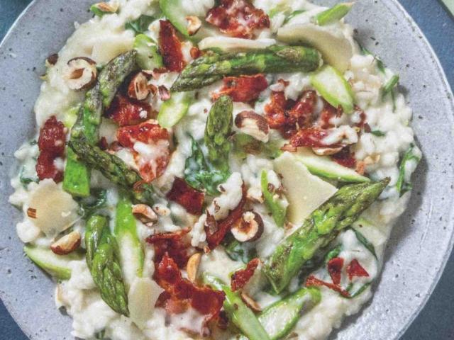 Risotto mit zitronigem grünen Spargel, Bacon und gerösteten Hase | Hochgeladen von: FrankThomasBN