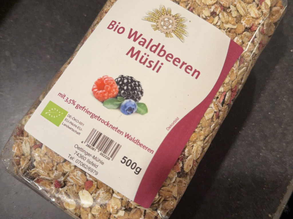 Bio Waldbeeren Müsli, mit 3,5% gefriergetrockneten Waldbeeren vo | Hochgeladen von: mike76