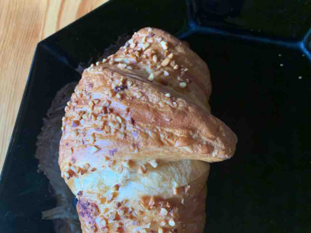 Nuss-Nougat-Croissant von theoderwolff | Hochgeladen von: theoderwolff