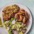 Knuspriges Kräuterschnitzel, mit  Ofenkartoffeln und Kopfsalat v | Hochgeladen von: Suger87