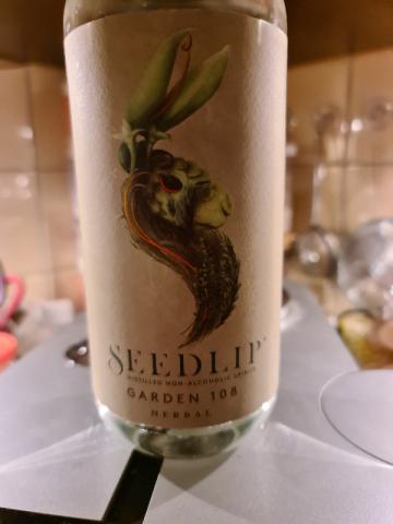 Seedlip Garden 108, destilled non-alcoholic spirits herbal von S | Hochgeladen von: Skyluxinie