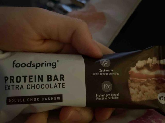 foodspring PROTEIN BAR EXTRA CHOCOLATE double choc cashew von le | Hochgeladen von: leavlbt