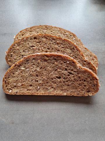 Emmer Urkorn Brot by Lisacrunchbucket | Uploaded by: Lisacrunchbucket