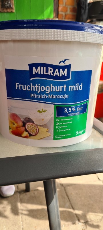 Fruchtjoguhrt  Mild Pfirsich-Maracuja, 3,5 %  Fett im Milchantei | Hochgeladen von: NancyMatz