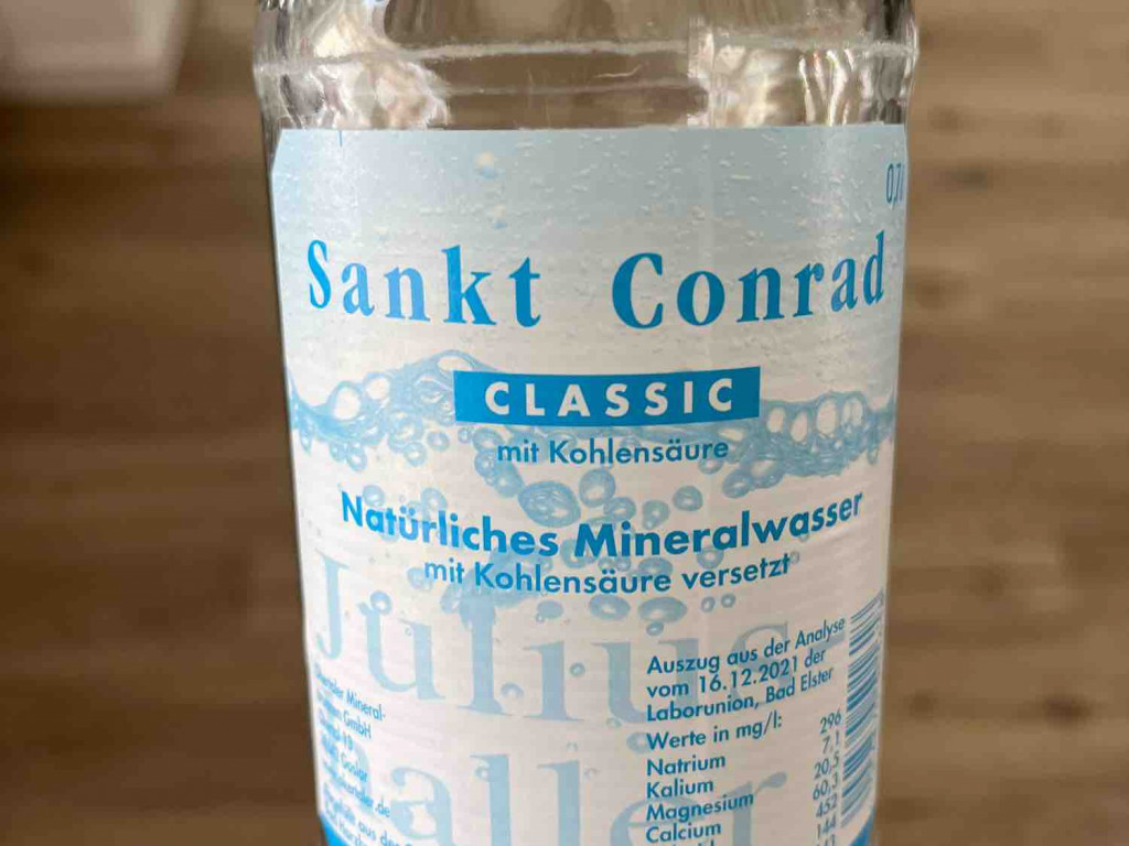 Sankt Conrad Medium, Natürliches Mineralwasser  von schnubbi96 | Hochgeladen von: schnubbi96
