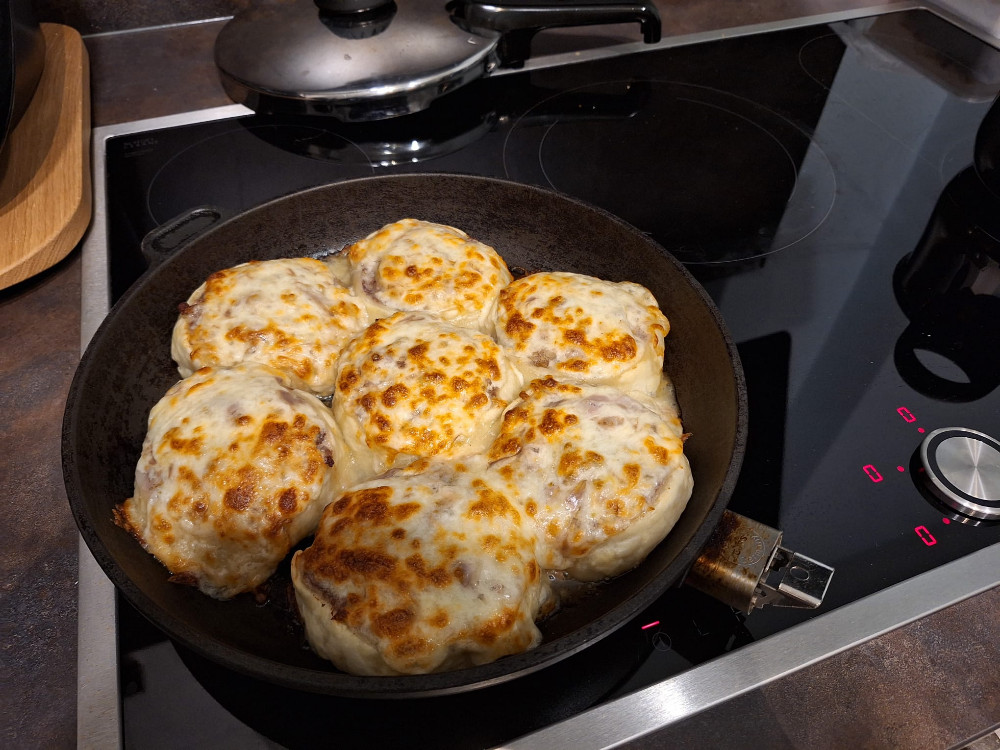 Cast Iron Meat Rolls, (Hackröllchen aus der gusseisernen Pfanne) | Hochgeladen von: Sambarga