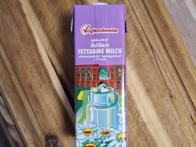 Hochgeladen von: Tina Hu. Hochgeladen von: Tina Hu.