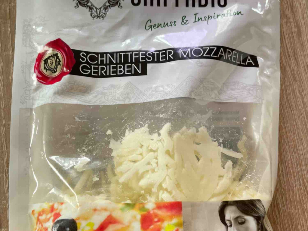 Schnittfester Mozzarella gerieben, 45% Fett von marioerkmann | Hochgeladen von: marioerkmann