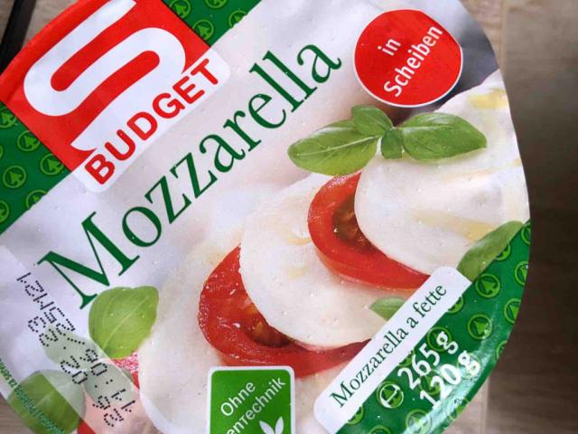 Mozzarella, in Scheiben von VladimirKlymovsky | Hochgeladen von: VladimirKlymovsky