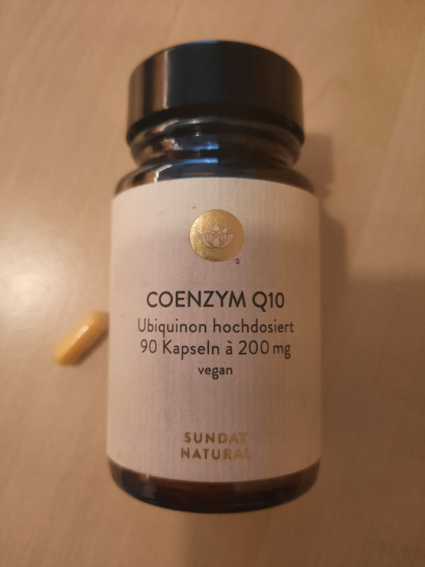 Coenzym Q10 (Ubiquinon), 1 Kapsel je 200 mg, inaktive Form Q10 v | Hochgeladen von: aannaalleennaa