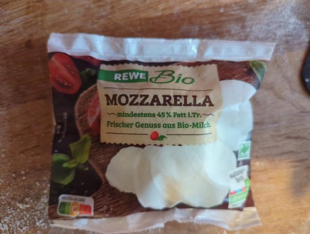 Mozzarella, mind. 45 % Fett i.Tr. by letsgochamp | Uploaded by: letsgochamp