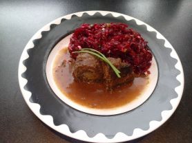 Rindsroulade an Rote Bete , deftig | Hochgeladen von: lillitraeumerin