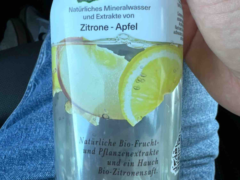 Volvic (Zitrone - Apfel), Natürliches Mineralwasser mit Zitrone  | Hochgeladen von: Thohl