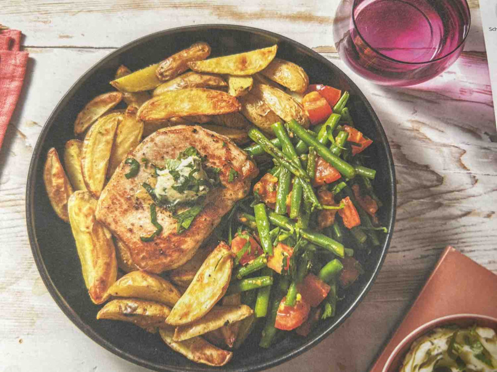 Schweinelachssteak mit Bohnengemüse, dazu selbstgemachte Thymian | Hochgeladen von: Zahni