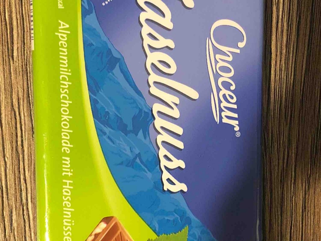 Alpenmilchschokolade mit Haselnüssen von ignidrake994 | Hochgeladen von: ignidrake994