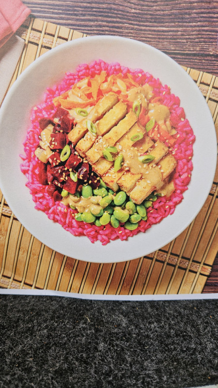 Japanische Sakura Bowl! mit pinkem Reis, dazu Sweet-Chili-Tofu,  | Hochgeladen von: Jasminsche