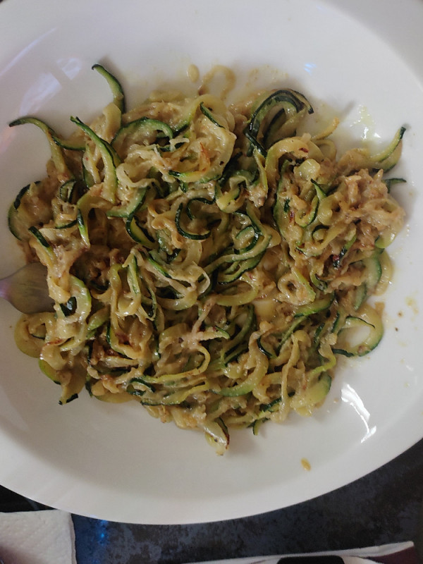 Zucchini Gemüse , mit Zwiebeln und Knoblauch  von Salzchips | Hochgeladen von: Salzchips
