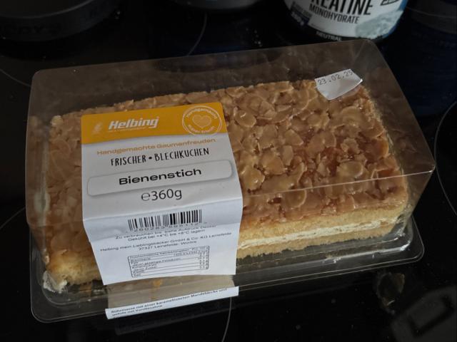 Frischer Blechkuchen Bienenstich von ProEnergy | Hochgeladen von: ProEnergy