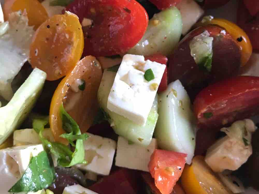 Selbstgemacht, griechischer Salat, mit Tomaten,Gurken und Feta Kalorien ...