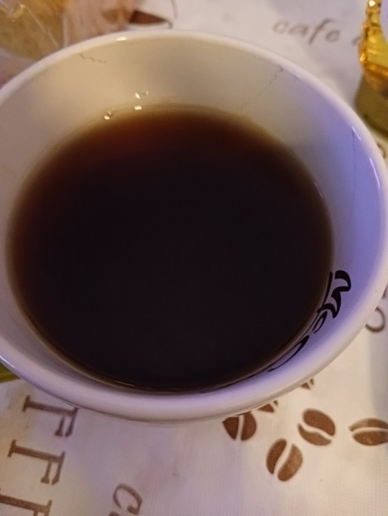 schwarzer Tee von Ekaterini Coutri | Hochgeladen von: Ekaterini Coutri