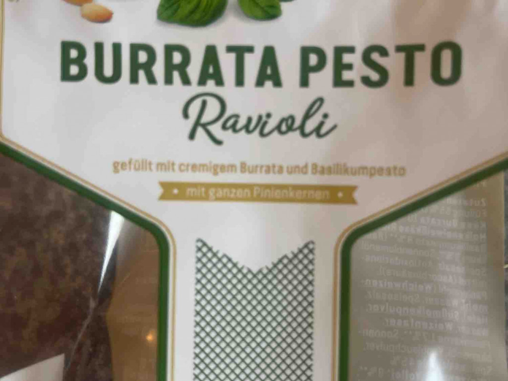 burrata pesto ravioli von meldaalvarez | Hochgeladen von: meldaalvarez