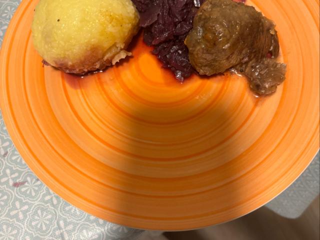 Hirschbraten mit Rotkraut und Kloß von ARNA050524 | Hochgeladen von: ARNA050524 Hirschbraten mit Rotkraut und Kloß von ARNA050524 | Hochgeladen von: ARNA050524